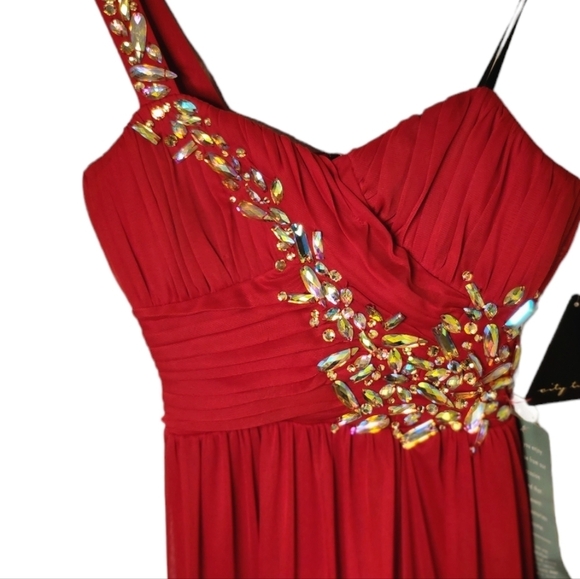 City Triangles Red one-shoulder maxi dress size Junior 1 - Picture 2 of 7
